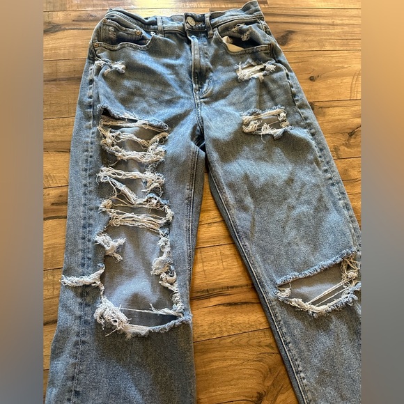 Ae Highest Rise Boyfriend Distressed Jeans sz 6 - Picture 2 of 7
